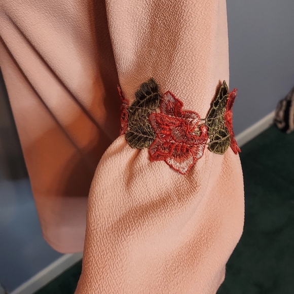 Creative Design Works Sweater Size Small - Picture 5 of 8